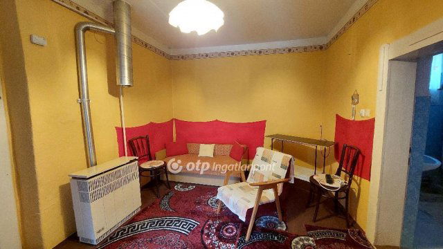 Eladó családi ház, Dévaványán 9.5 M Ft, 2 szobás