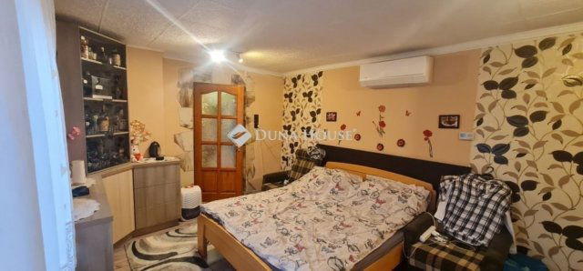 Eladó családi ház, Monoron 114.9 M Ft, 3 szobás