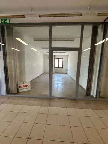 Kiadó üzlethelyiség, Pécsett 90 E Ft / hó, 1 szobás