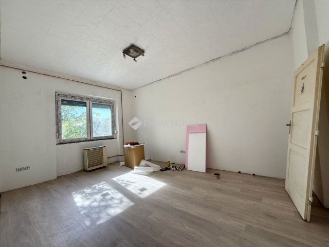 Eladó téglalakás, Herenden 29.99 M Ft, 1 szobás