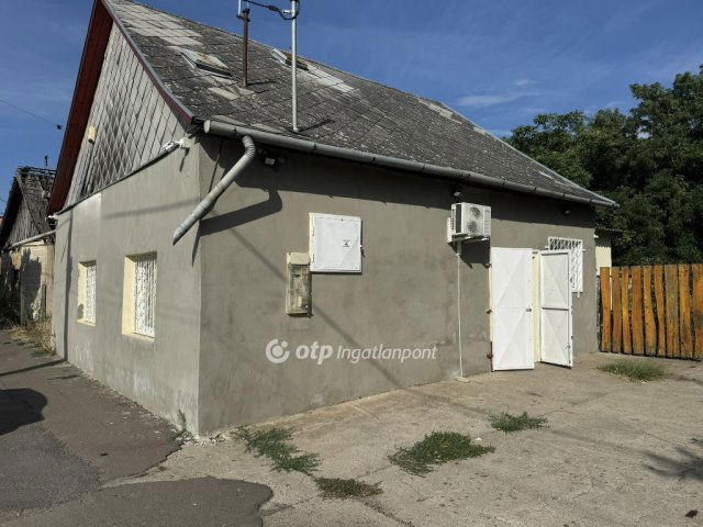 Eladó üzlethelyiség, Kunmadarason 6 M Ft, 2 szobás