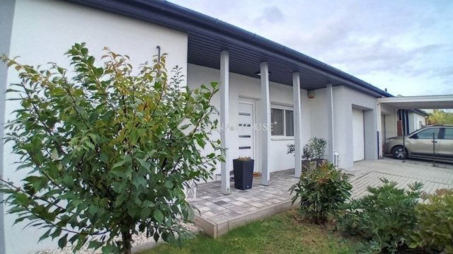 Eladó ikerház, Telkin 175 M Ft, 5 szobás / költözzbe.hu