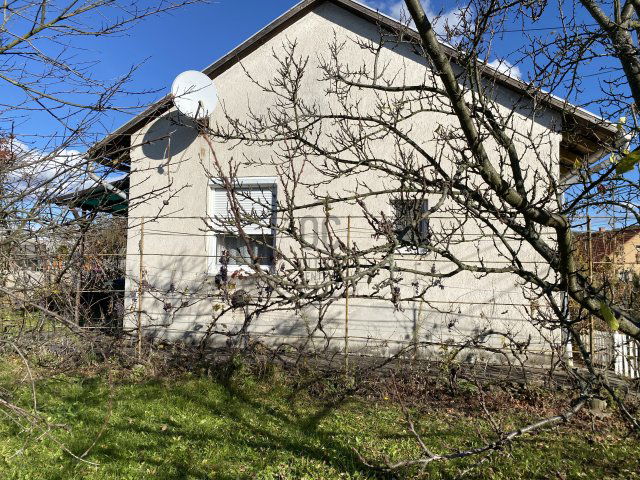 Eladó ikerház, Kazincbarcikán 34.9 M Ft, 2 szobás