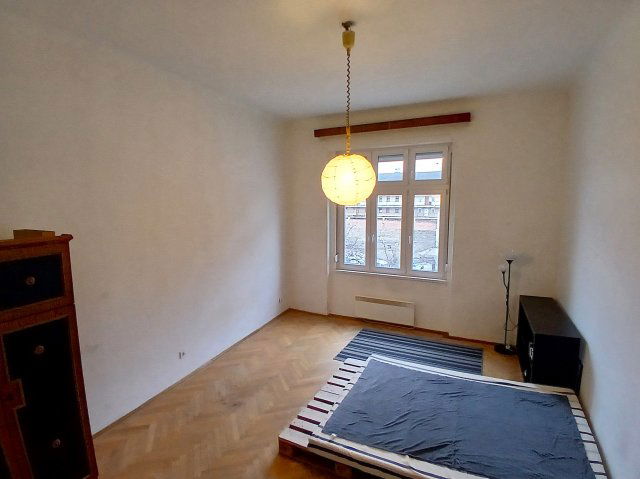 Eladó téglalakás, VIII. kerületben, Szerdahelyi utcában