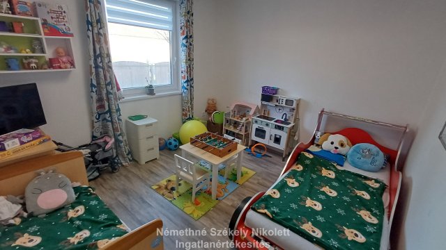 Eladó családi ház, Börcsön 91.9 M Ft, 4 szobás