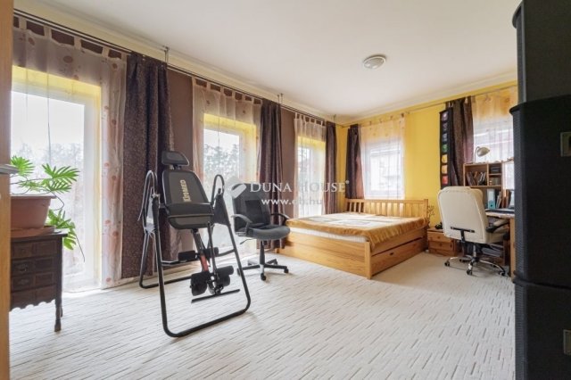 Eladó családi ház, Szigetszentmiklóson 170 M Ft, 4 szobás