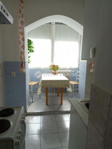 Eladó téglalakás, Komlón 18.9 M Ft, 1 szobás