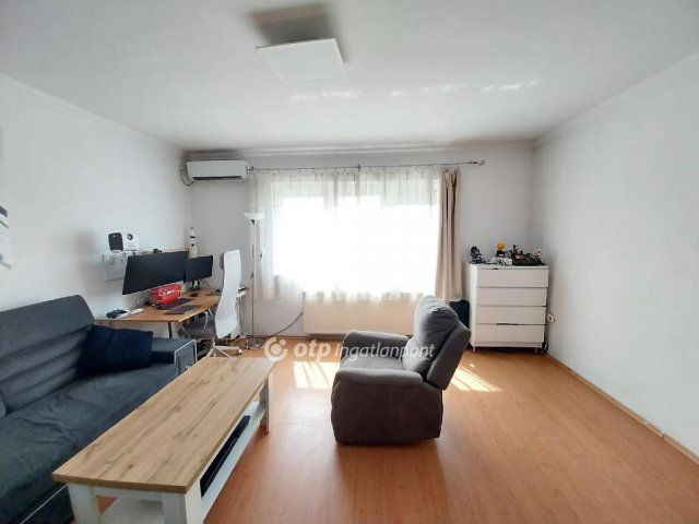 Eladó téglalakás, Nyíregyházán 29.9 M Ft, 1 szobás