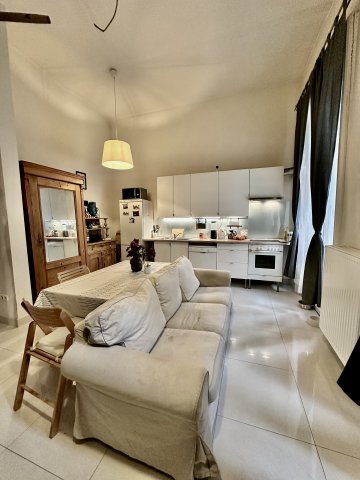 Kiadó téglalakás, albérlet, VIII. kerületben, József körúton