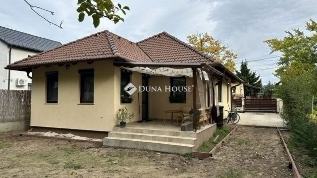 Eladó családi ház, Veresegyházon 105 M Ft, 4 szobás