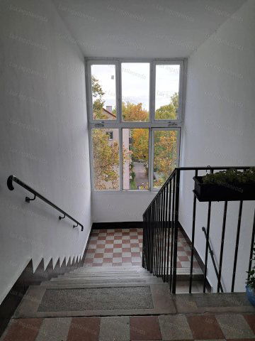 Eladó téglalakás, Oroszlányban 30 M Ft, 1 szobás