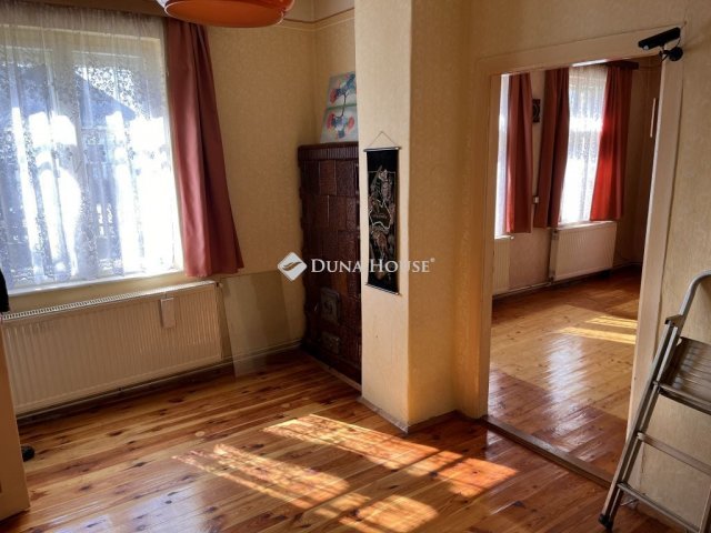 Eladó családi ház, Győrött 41.9 M Ft, 2 szobás