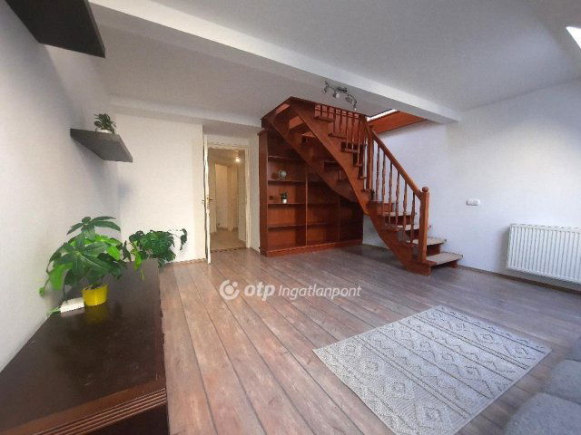 Eladó téglalakás, Szolnokon 53 M Ft, 3+1 szobás