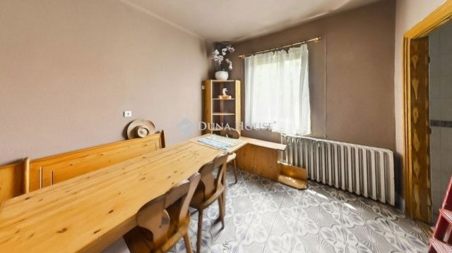 Eladó családi ház, Fóton 139.9 M Ft, 7 szobás