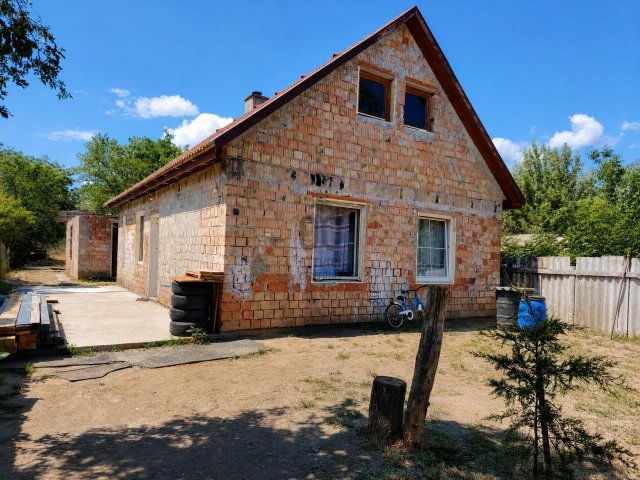 Eladó családi ház, Vácon 54.9 M Ft, 3 szobás