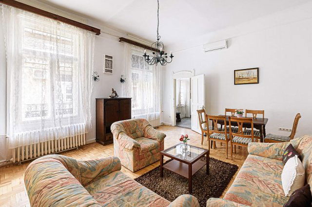 Eladó téglalakás, Budapesten, VIII. kerületben, Baross utcában