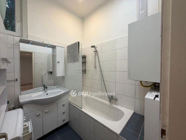 Eladó téglalakás, Budapesten, V. kerületben 78 M Ft, 1+1 szobás