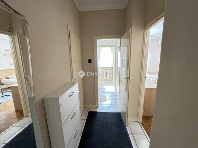 Eladó téglalakás, Kecskeméten 32.5 M Ft, 1 szobás