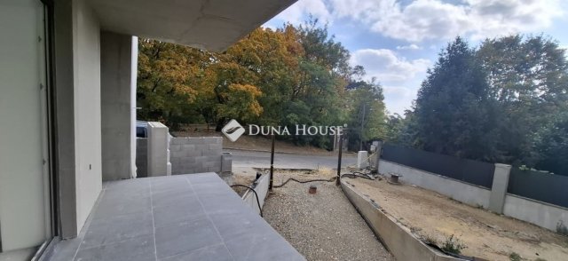 Eladó téglalakás, Pécsett 89.9 M Ft, 2+1 szobás