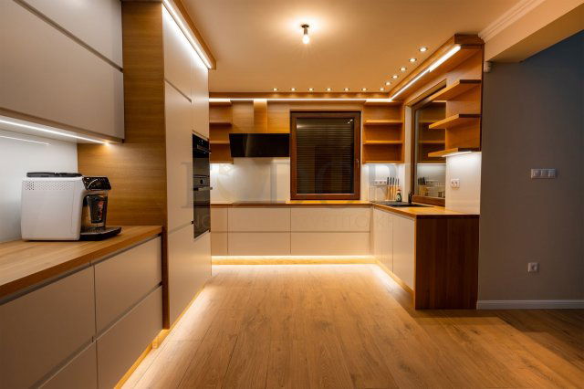 Eladó családi ház, Üllőn 184.6 M Ft, 4 szobás