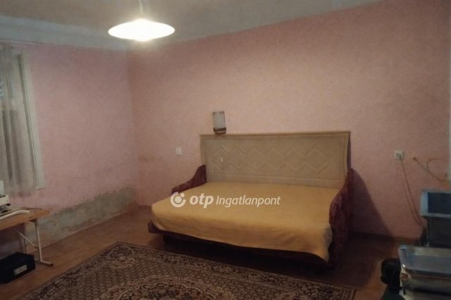 Eladó családi ház, Jászberényben 24.7 M Ft, 3 szobás