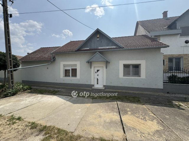 Eladó hotel, Abádszalókban 180 M Ft / költözzbe.hu