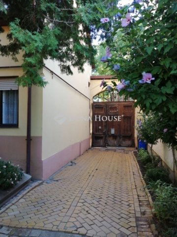 Eladó családi ház, Kecskeméten 149 M Ft, 7 szobás