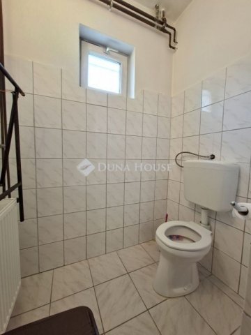 Eladó családi ház, Tápiószecsőn 74.9 M Ft, 6 szobás