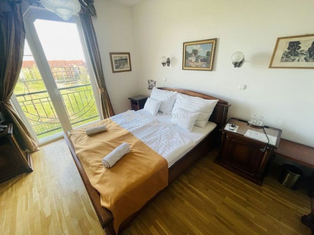 Eladó családi ház, Egerben 249 M Ft, 8 szobás