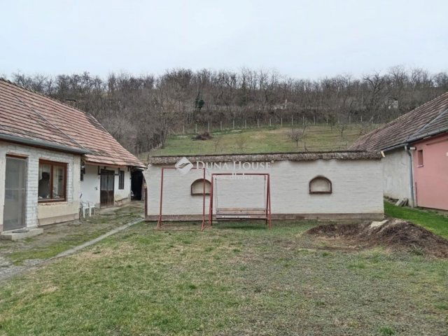Eladó családi ház, Pincehelyen 18.5 M Ft, 5 szobás