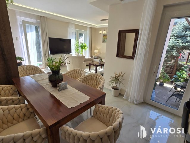 Eladó családi ház, Győrött 215 M Ft, 3 szobás