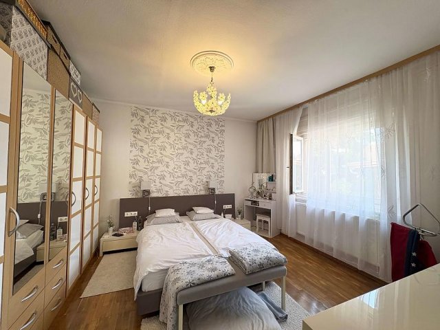 Eladó családi ház, Budakalászon 92.9 M Ft, 3 szobás