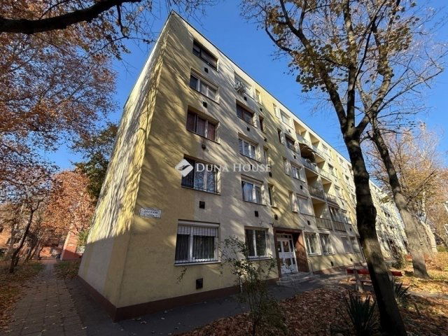 Eladó téglalakás, Kecskeméten 43.9 M Ft, 2 szobás