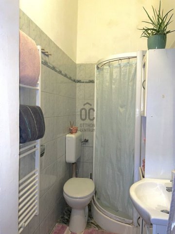 Eladó téglalakás, Budapesten, VI. kerületben 79 M Ft, 2 szobás