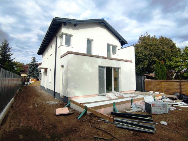 Eladó családi ház, Gödön 175 M Ft, 5+1 szobás