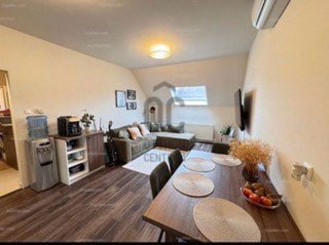 Kiadó téglalakás, albérlet, Debrecenben 280 E Ft / hó, 3 szobás