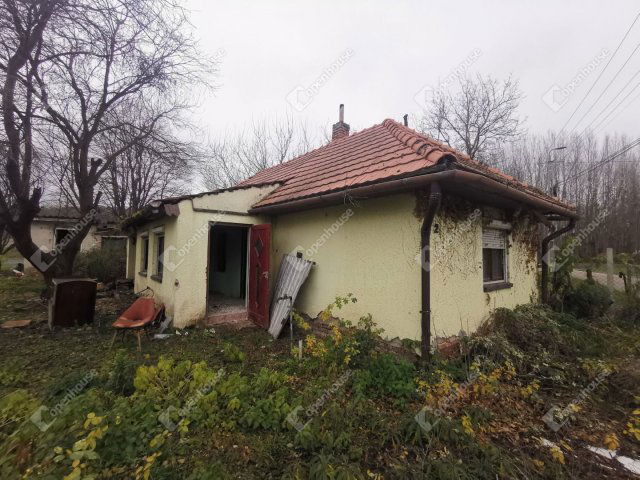 Eladó családi ház, Hahóton 5.5 M Ft, 4 szobás