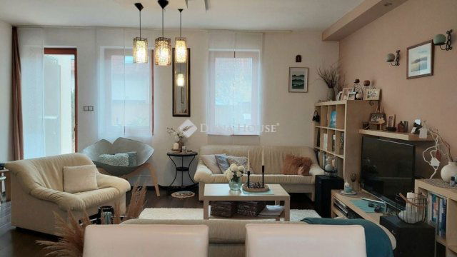 Eladó téglalakás, Győrött 118.5 M Ft, 4 szobás