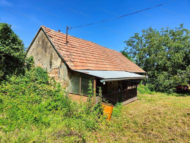 Eladó nyaraló, Marcaliban 7 M Ft, 1 szobás / költözzbe.hu