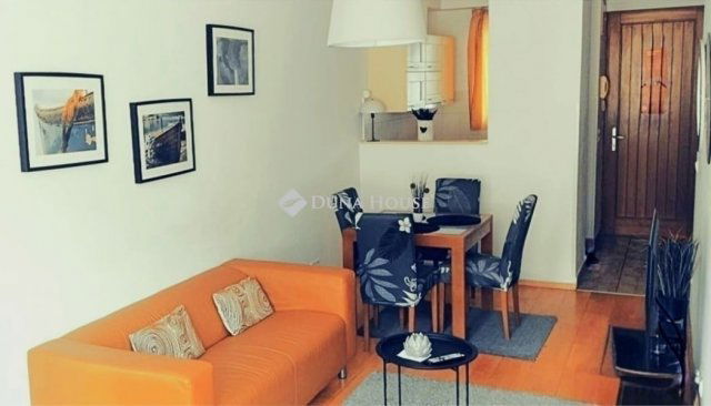 Eladó téglalakás, Budapesten, VI. kerületben 84.6 M Ft, 2 szobás