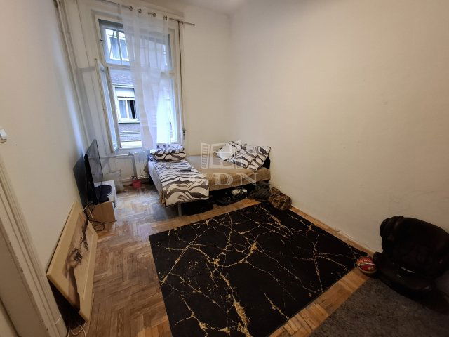 Eladó téglalakás, Budapesten, VIII. kerületben, Baross utcában