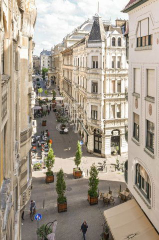 Eladó téglalakás, Budapesten, VI. kerületben 122.9 M Ft