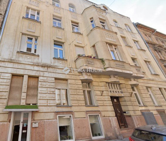Eladó téglalakás, Budapesten, VI. kerületben 49 M Ft, 1 szobás