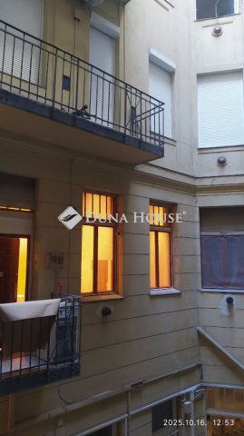 Kiadó téglalakás, albérlet, V. kerületben, Régi posta utcában