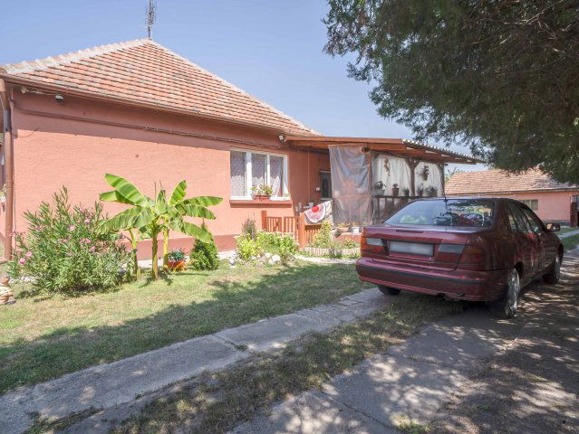 Eladó ikerház, Kalocsán 22.9 M Ft, 3 szobás