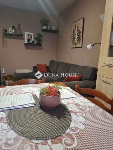 Eladó téglalakás, Szekszárdon, Dr. Hirling Ádám utcában