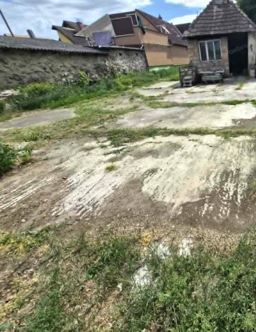 Eladó családi ház, Tatán 48 M Ft, 2 szobás