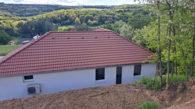 Eladó családi ház, Szekszárdon, Zengő utcában 97 M Ft