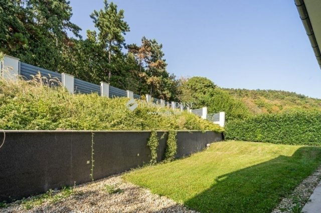 Eladó családi ház, Budaörsön 470 M Ft, 6 szobás