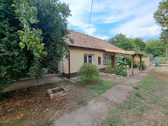 Eladó családi ház, Pilisen, Botond utcában 28.5 M Ft, 2 szobás